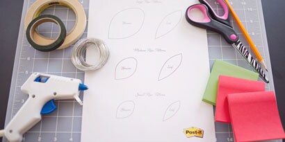Matériel pour la spirale de roses en papier
